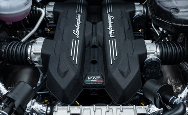 Lamborghini Revuelto 48