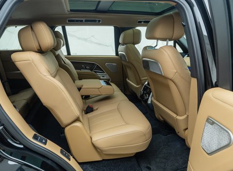 Land Rover Range Rover D350 AUTOBIOGRAPHY LWB 19