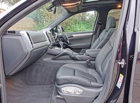 Porsche Cayenne GTS 14
