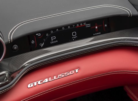 Ferrari GTC4 Lusso T 21