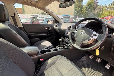Nissan Qashqai 360 CAMERA..GLASS ROOF..SAT NAV..BLUETOOTH..10 SERVICES..STUNNING EXAMPLE 20