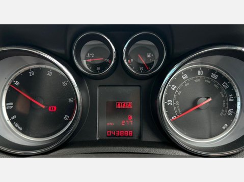 Vauxhall Mokka 1.6 CDTi Exclusiv SUV 5dr Diesel Manual 2WD Euro 6 (s/s) (136 ps) 6