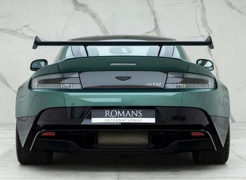 Aston Martin Vantage GT8 5