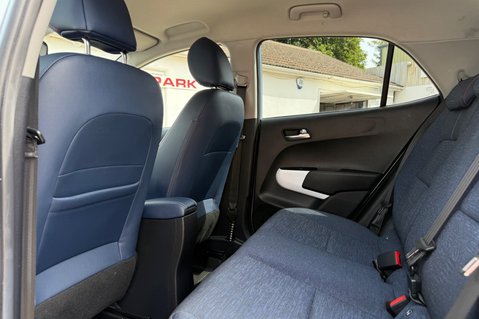 Kia Picanto WAVE. 6 MAIN DEALER SERVICES.. ONLY ONE OWNER.. REVERSING CAMERA.. A/C 24