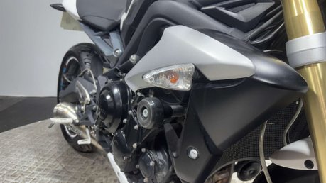 Triumph Street Triple 2016 66 plate 13k new MOT serviced quickshifter and exhaust 32