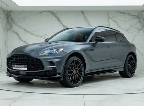 Aston Martin DBX 707 1