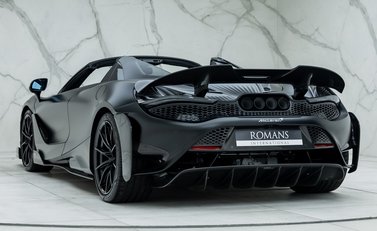 McLaren 765LT Spider 12