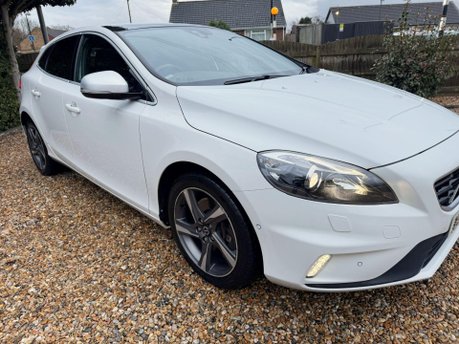Volvo V40 2.0 D4 R-Design Lux Nav Geartronic Euro 6 (s/s) 5dr 8
