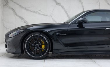 Mercedes-Benz Amg GT 63 PREMIUM + 41