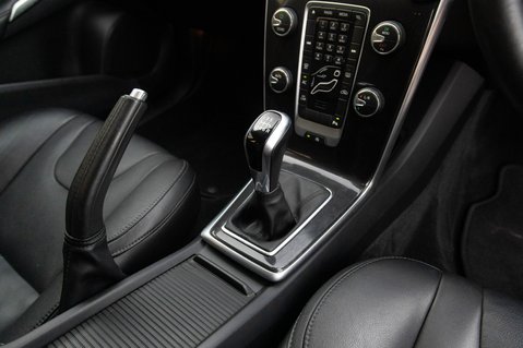 Volvo V40 T2 MOMENTUM 30