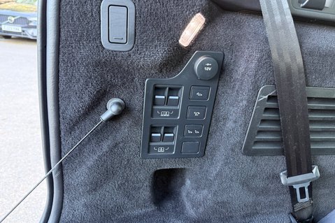 Land Rover Discovery TD6 HSE LUXURY 75
