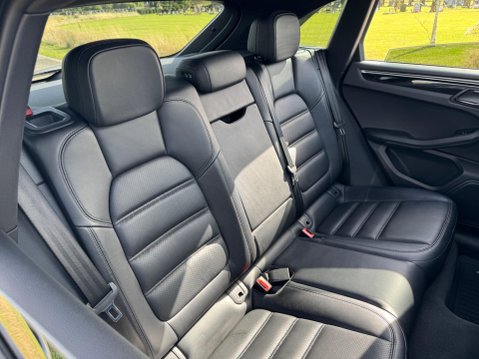 Porsche Macan 3.0 TD V6 S PDK 4WD Euro 6 (s/s) 5dr 36