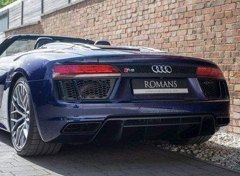 Audi R8 V10 Spyder 25