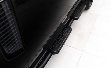 Land Rover Defender SE 26