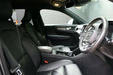 Volvo XC40 2.0 XC40 R-Design Pro B4 MHEV AWD Auto 4WD 5dr 20