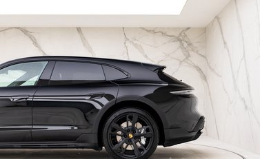 Porsche Taycan 4S Cross Turismo 30