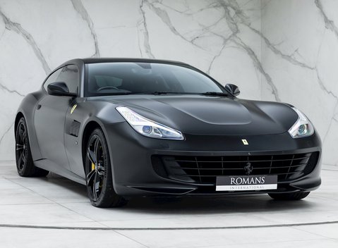 Ferrari GTC4 Lusso V12 1