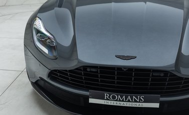 Aston Martin DB11 V8 27