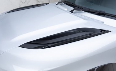 Land Rover Defender 110 D300 HSE Hard Top URBAN 23