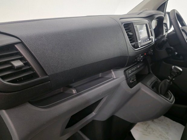 Vauxhall Vivaro Vauxhall Vivaro L2 Diesel 2900 1.5d 100ps Dynamic H1 Van 14