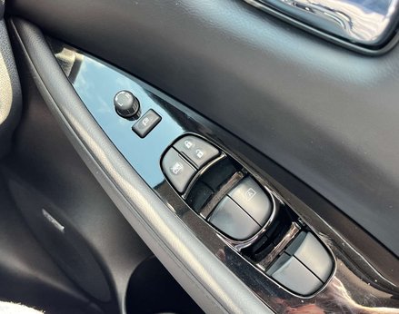 Nissan LEAF Leaf Tekna Electric 110Kw 39kWh (AUTOMATIC) 5dr 57