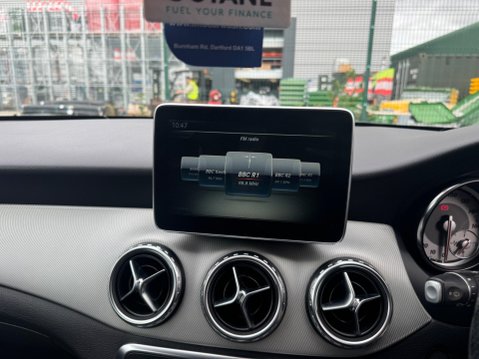Mercedes-Benz GLA 2.1 GLA200d Sport SUV 5dr Diesel 7G-DCT Euro 6 (s/s) (136 ps) 29