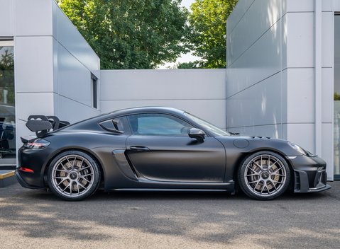 Porsche Cayman GT4 RS (718) 2