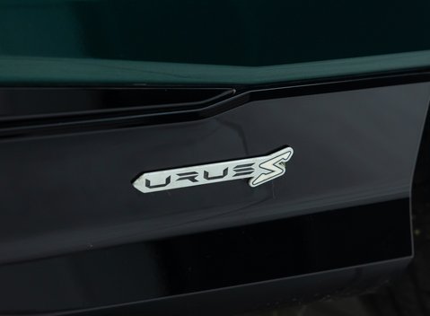 Lamborghini Urus S 33