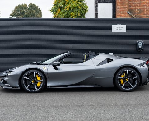 Ferrari SF90 SPIDER