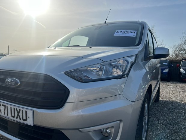 Ford Transit Connect AUTO SWB L1H1 Limited 200 Air Con Alloys Sensors EURO 6 NO VAT 17