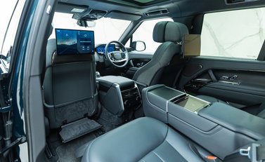 Land Rover Range Rover P530 SV 22