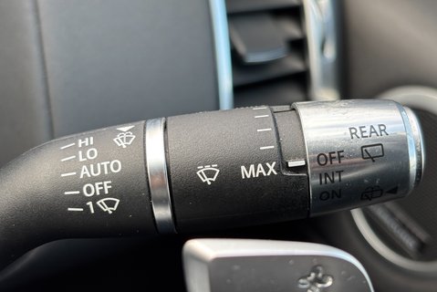 Land Rover Discovery D300 HSE Panel Van - Rear Seat Conversion / Black Pack 44