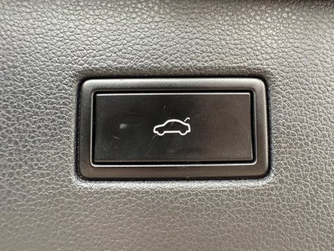 Volkswagen Tiguan R-LINE TECH TSI EVO DSG 23