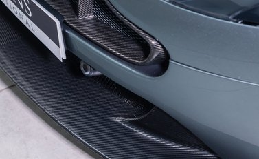 Aston Martin V8 Vantage AMR 30