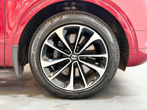 Bentley Bentayga 6.0 W12 SUV 5dr Petrol Auto 4WD Euro 6 (s/s) (608 ps) 28