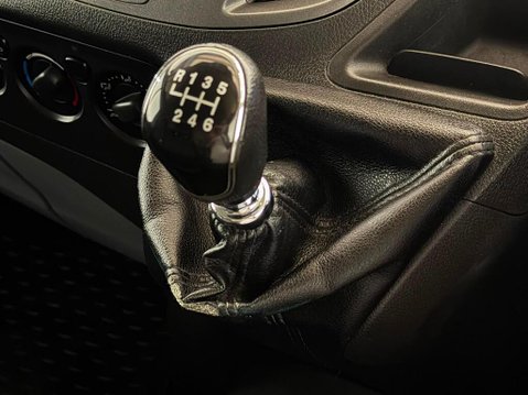Ford Transit Custom 270 LR P/V 15