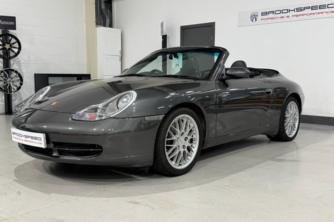 Porsche 911 Carrera 4 Cabriolet 1