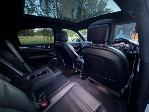 Porsche Cayenne V6 PLATINUM EDITION 30