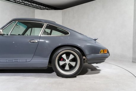 Porsche 911 SINGER 911 CLASSIC ' THE SUSSEX COMMISSION' 10