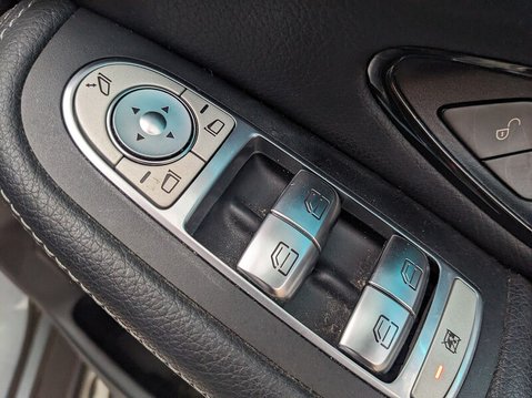 Mercedes-Benz GLC GLC 250 4MATIC AMG LINE PREMIUM 25