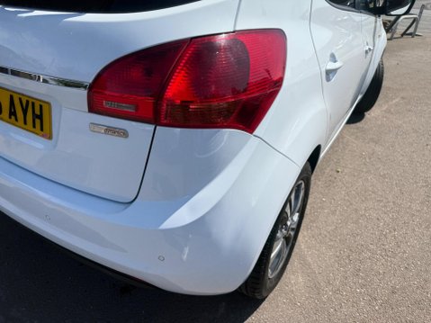 Kia Venga 1.4 EcoDynamics SR7 Euro 5 (s/s) 5dr 36