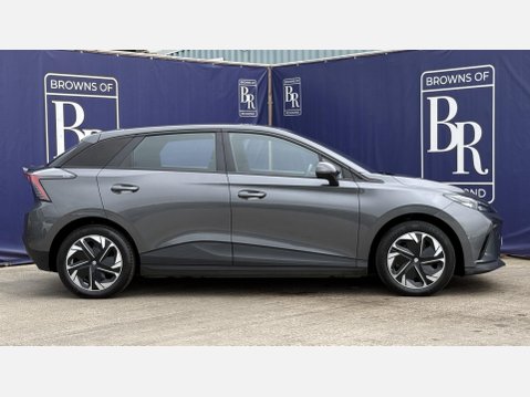 MG MG4 64kWh SE Long Range Hatchback 5dr Electric Auto (203 ps) 3