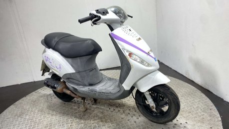Piaggio Zip 2010 2 STROKE PROJECT SCOOTER SPARES OR REPAIR 50CC 3