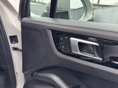 Porsche Cayenne V6 PLATINUM EDITION 41