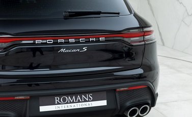 Porsche Macan S 23