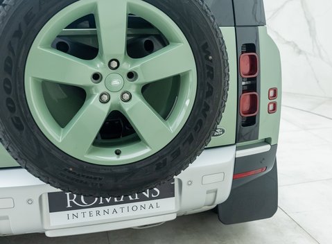 Land Rover Defender 110 D300 75TH LIMITED EDITION 29