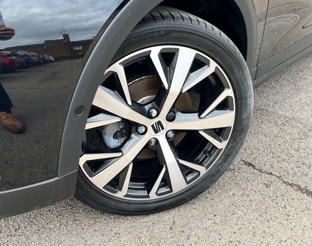 SEAT Arona 1.0 Arona Xperience Luxury EcoTSI Semi-Auto 5dr 3