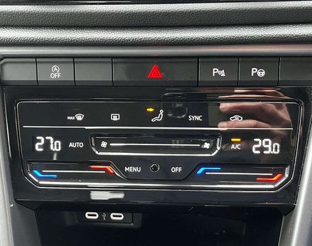 Volkswagen T-Roc 1.5 T-Roc Match TSI S-A 5dr 51