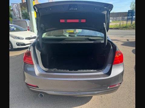 BMW 3 Series 2.0 320d ED EfficientDynamics Auto Euro 5 (s/s) 4dr 30