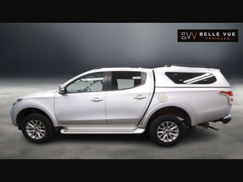 Mitsubishi L200 2.4 L200 Barbarian DI-D 4WD 8
